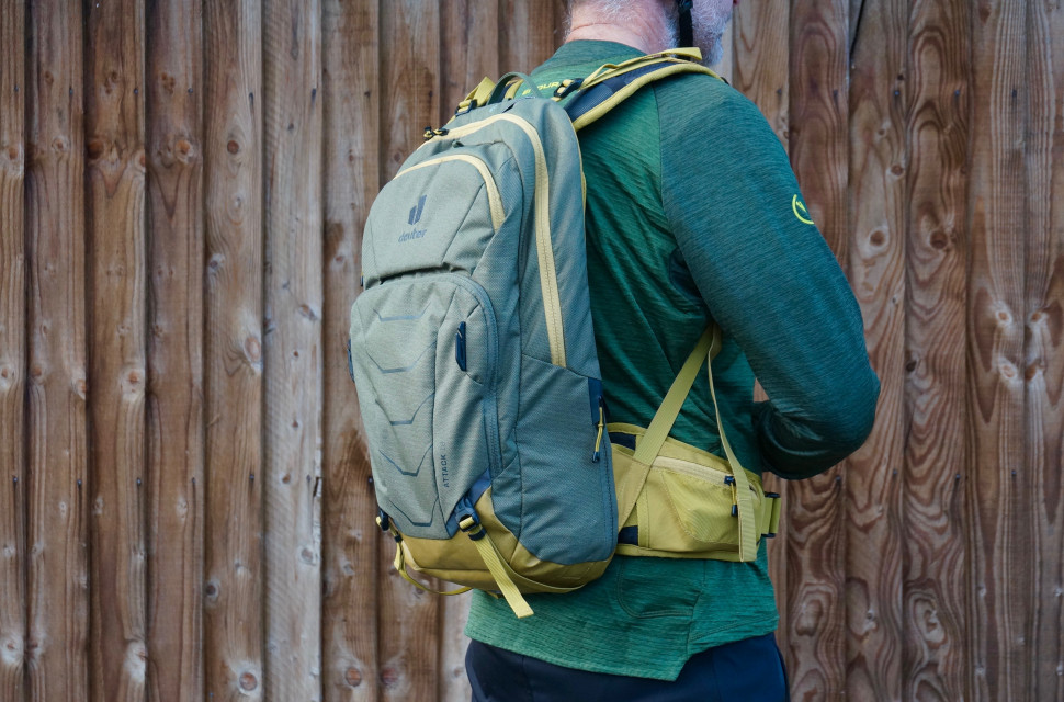 Deuter Attack 16 back pack review | off-road.cc